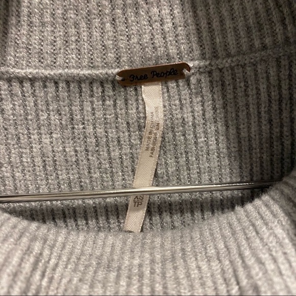 Free People Gray Knit Turtleneck Oversized Sweater XS - Picture 3 of 5